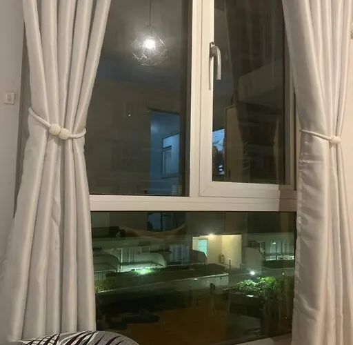 Minimalist 1 Bedroom In Alabang Near Molito And Atc With Wifi & Netflix M *