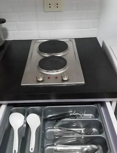 Minimalist 1 Bedroom In Alabang Near Molito And Atc With Wifi & Netflix M *